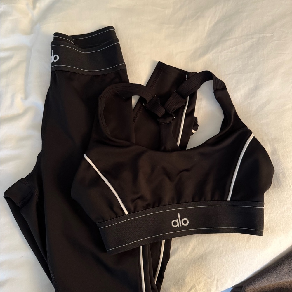 ALO Yoga Black Leggings and Sports Bra Set